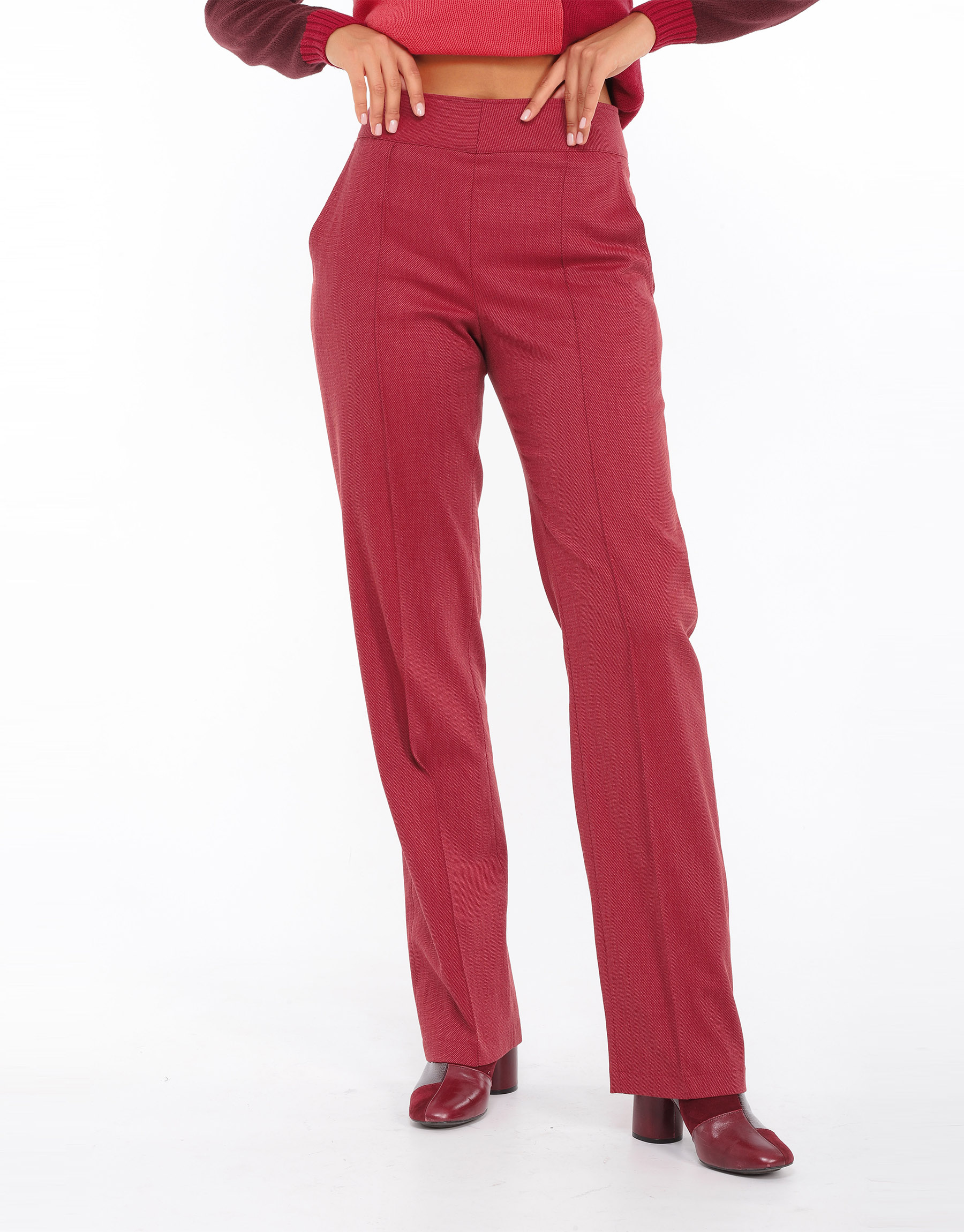 High-waisted straight trousers in black iridescent wool or cotton and red silk